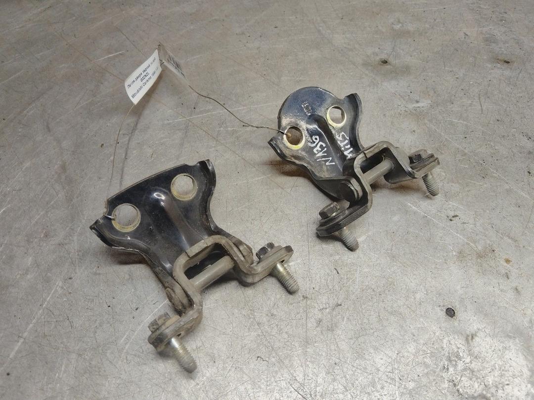 Петля двери задней левой G0ZNZL Mitsubishi Carisma - Фото 2