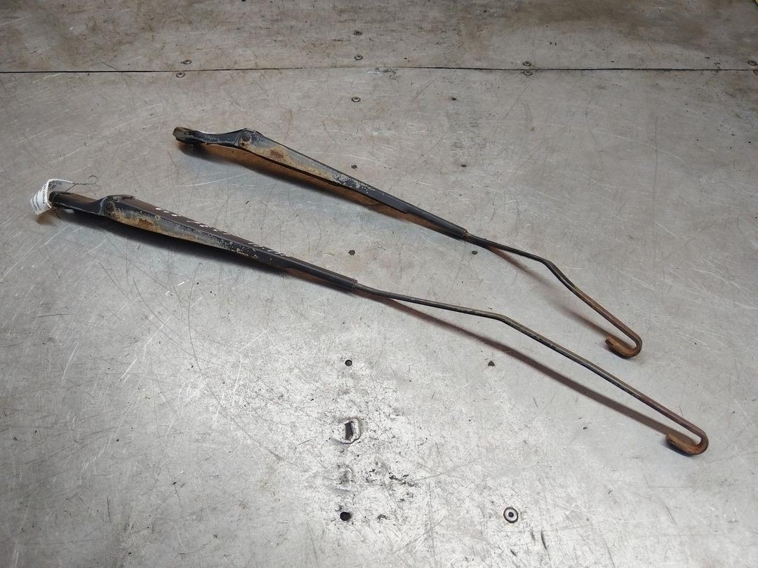 Щеткодержатель (поводок стеклоочистителя, дворник) WPZS87 Peugeot 406