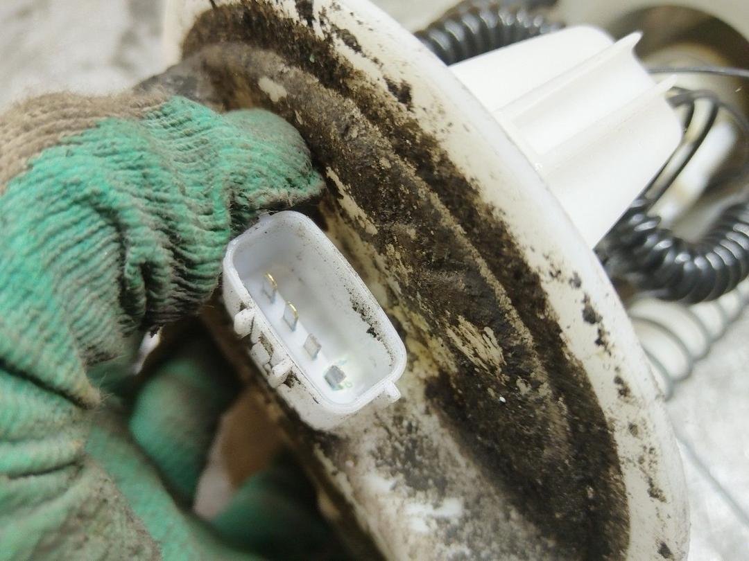 Колба в бак 4QGUOA Nissan Micra купить с доставкой