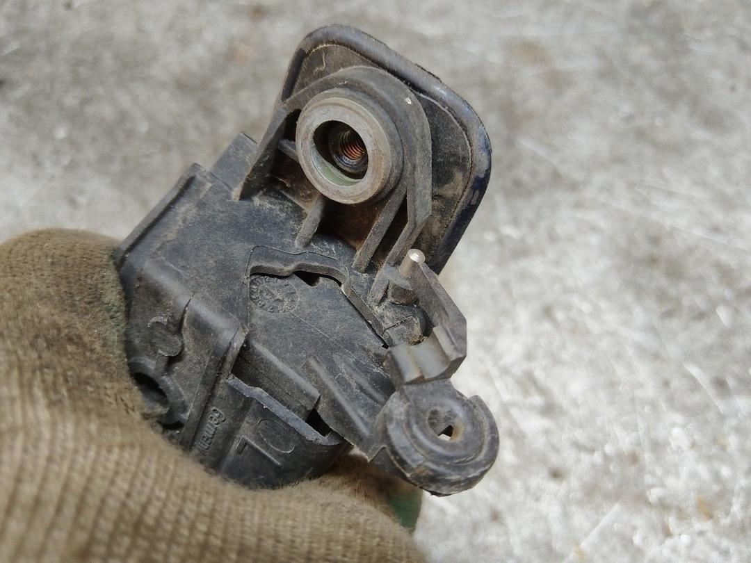 Ручка наружная задняя левая ZRTYSH Audi A6 купить в магазине запчастей бу