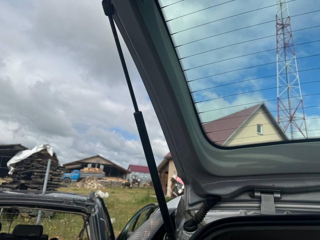 Амортизатор крышки багажника (3-5 двери) VU62OE Opel Meriva