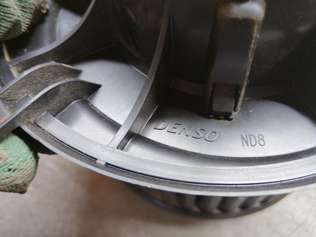 Моторчик печки 27F85A Volkswagen Passat - Фото 7