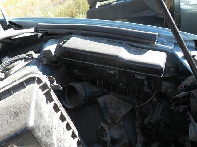 Блок предохранителей DLE0QH Mazda MPV - Фото 2