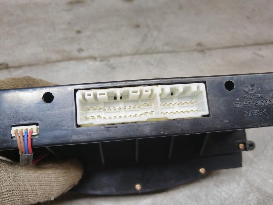 Блок управления печки/климат-контроля JJHVRK Hyundai Trajet купить с доставкой