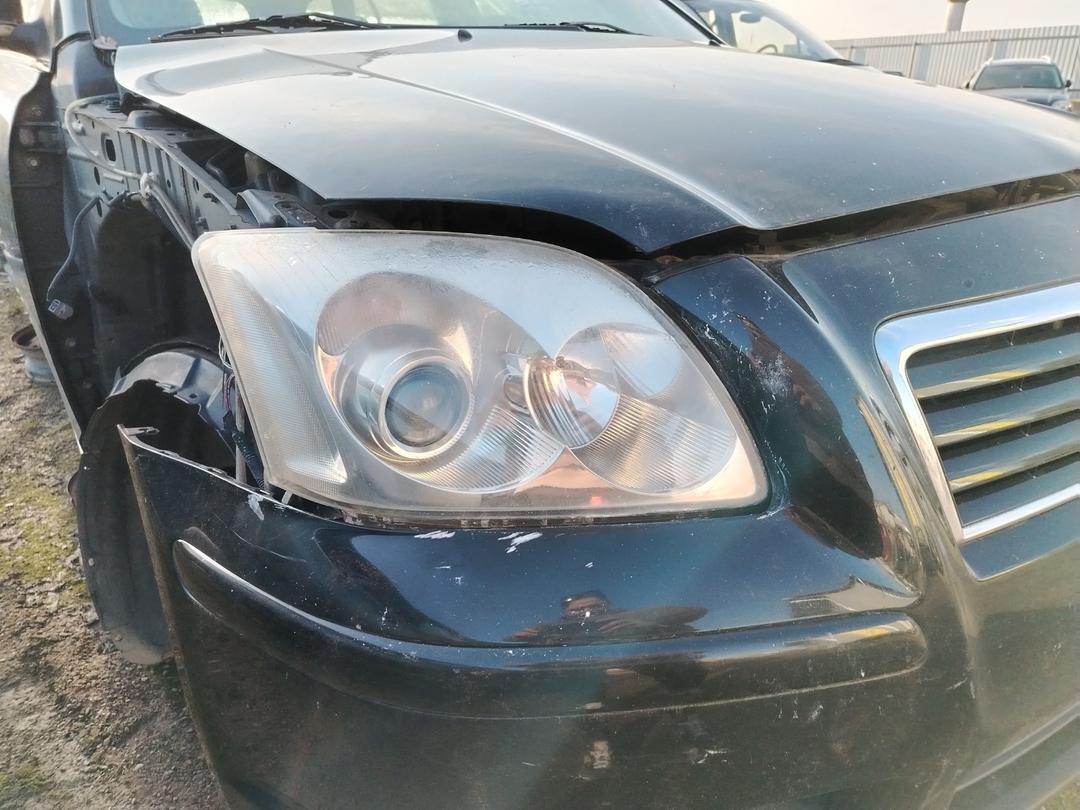 Фара правая 8WO08Q Toyota Avensis