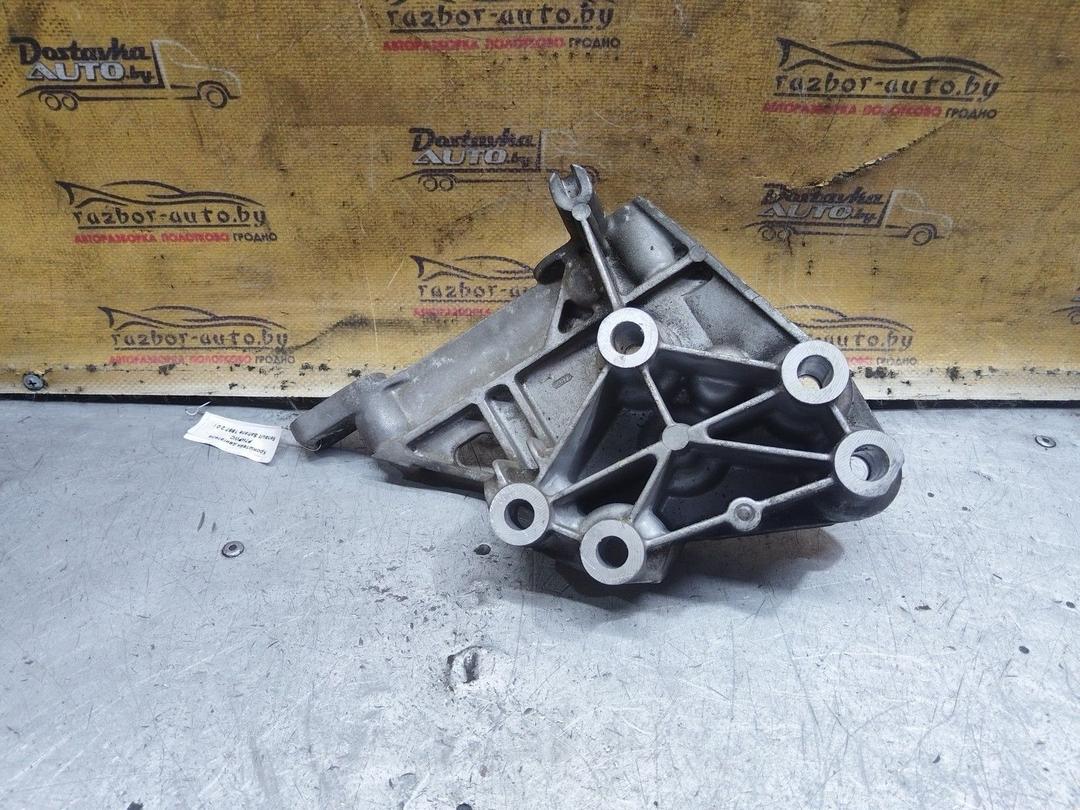 Кронштейн двигателя P7HPWC Renault Safrane купить в магазине запчастей бу