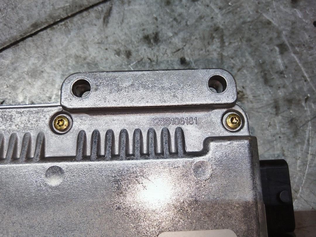 Блок управления двигателем U9IF8A Volvo V40 - Фото 5