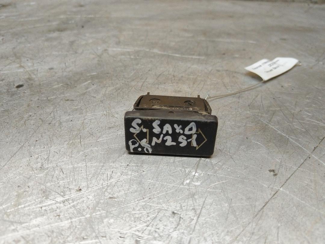 Кнопка стеклоподъемника 2X21MF Citroen Saxo