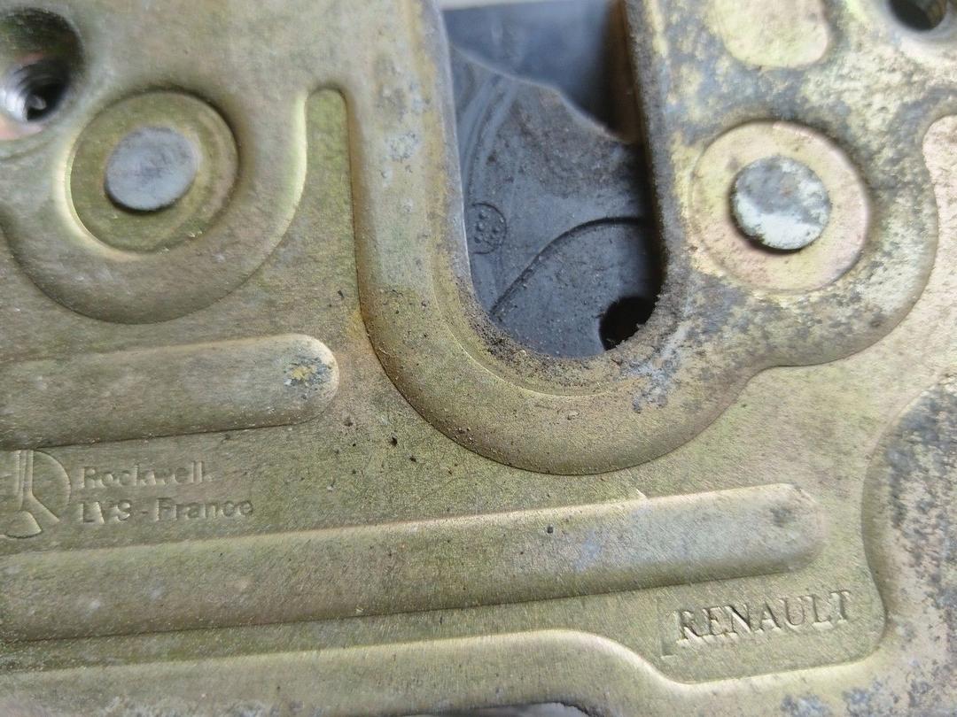 Замок двери передней левой UNGDCC Renault Espace купить в магазине запчастей бу