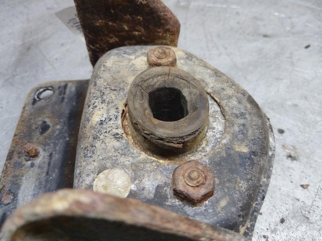 Подушка крепления КПП JFQTF3 Peugeot 406 - Фото 4