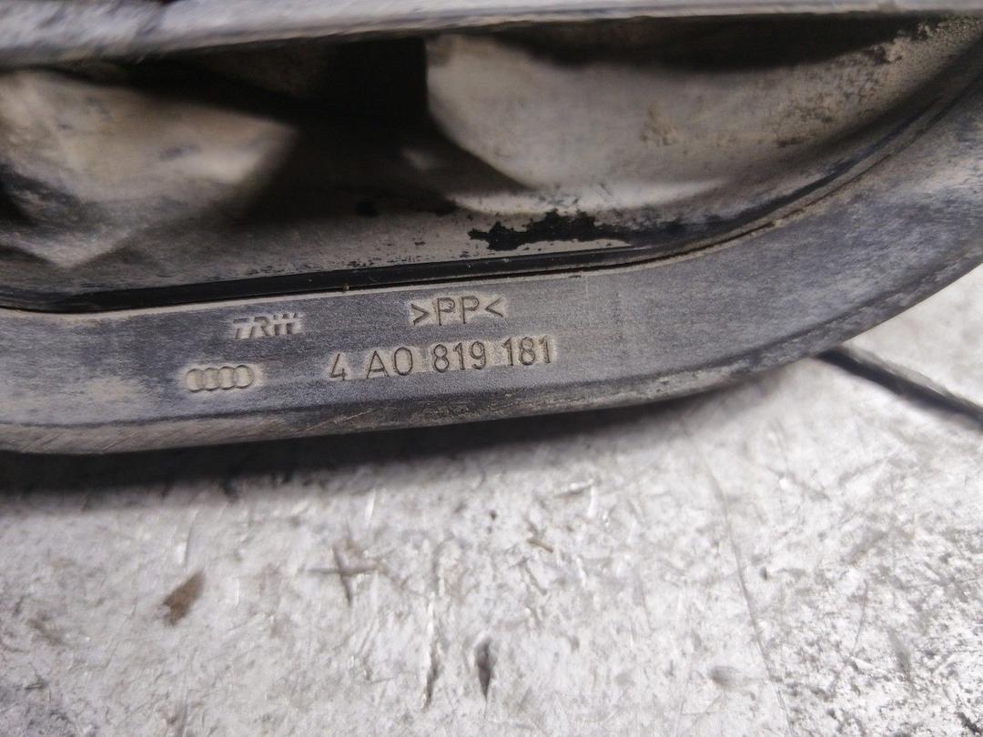 Решетка вентиляции кузова ORB59T Audi A4 купить в магазине запчастей бу