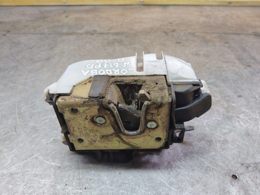 Замок двери передней правой 8R7T6E Seat Cordoba - Фото 2