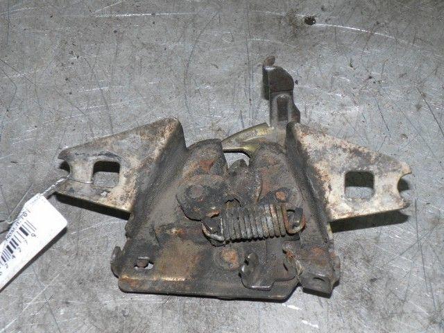 Замок капота 05SZIY Volkswagen Passat - Фото 2