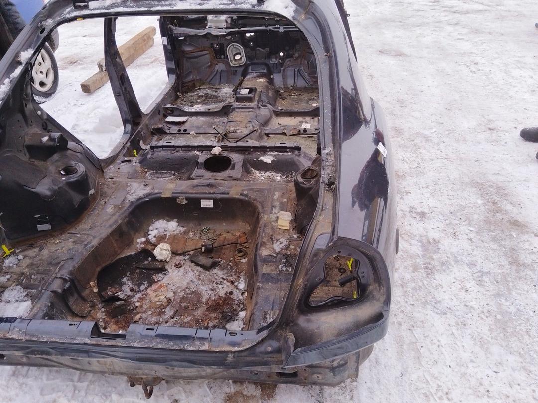 Крыло заднее правое XQ1V6O Mitsubishi Carisma купить с доставкой. Огромный выбор запчастей и марок авто. У нас есть практически все.