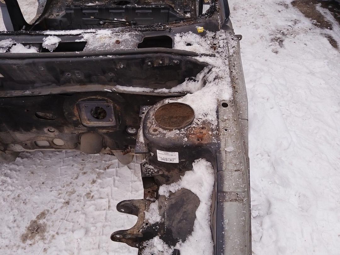 Стакан лонжерона левый GIW9Y2 Mitsubishi Carisma