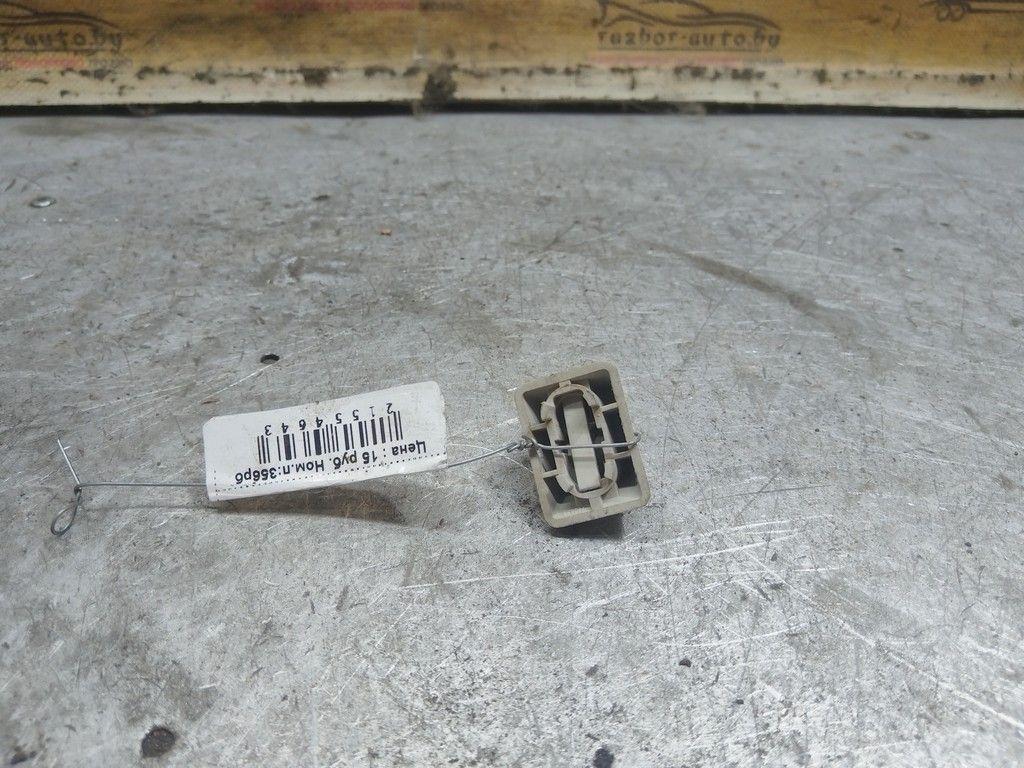 Крепление (крючок) солнцезащитного козырька 0BW6RE Opel Astra - Фото 3