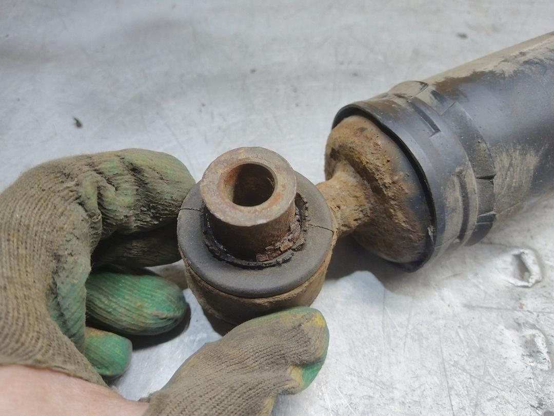 Амортизатор задний правый 49P2LF Renault Scenic купить с доставкой