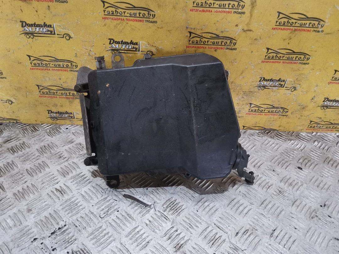 Короб предохранителей 81R6E8 Mitsubishi Carisma - Фото 1