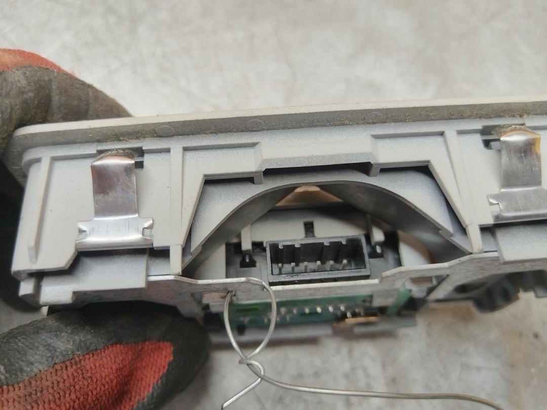 Фонарь салона (плафон) DC1796 Audi A6 купить в магазине запчастей бу