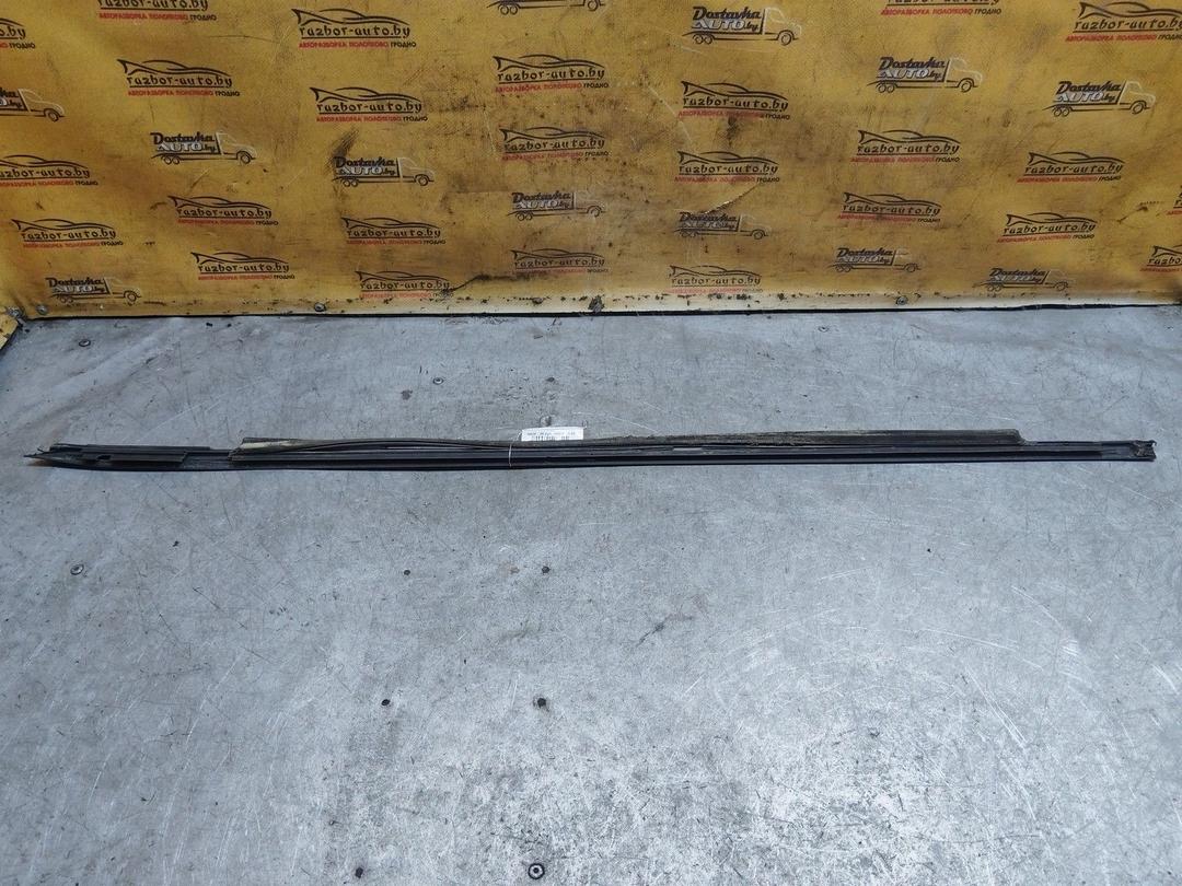 Молдинг стекла двери передней правой наружный 7NBA04 Mitsubishi Carisma купить