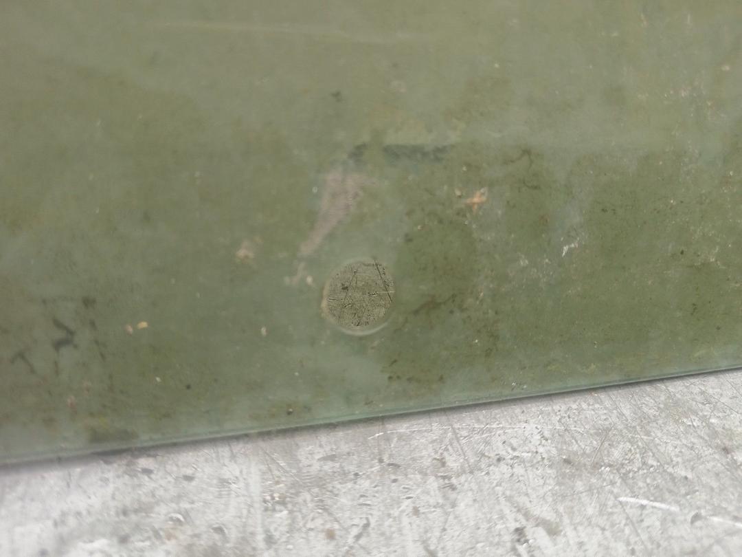 Стекло двери передней левой BXO3U5 Renault Megane купить в магазине запчастей бу