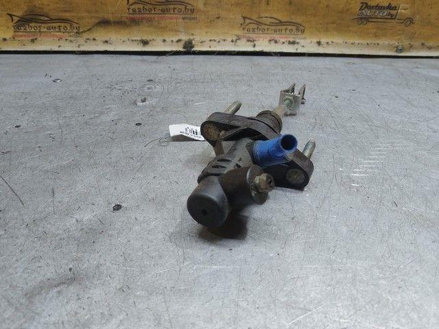 Цилиндр сцепления главный 4B4LHU Toyota Avensis купить в магазине запчастей бу