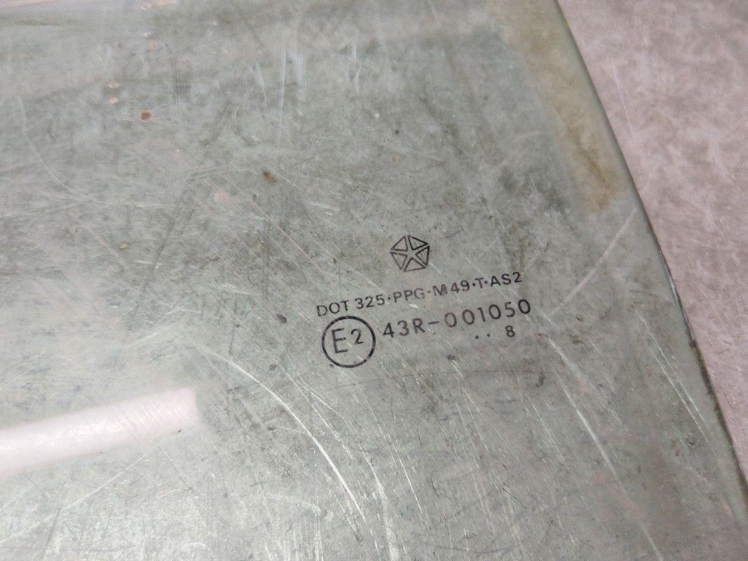 Стекло двери передней левой DRU8VW Chrysler Voyager купить