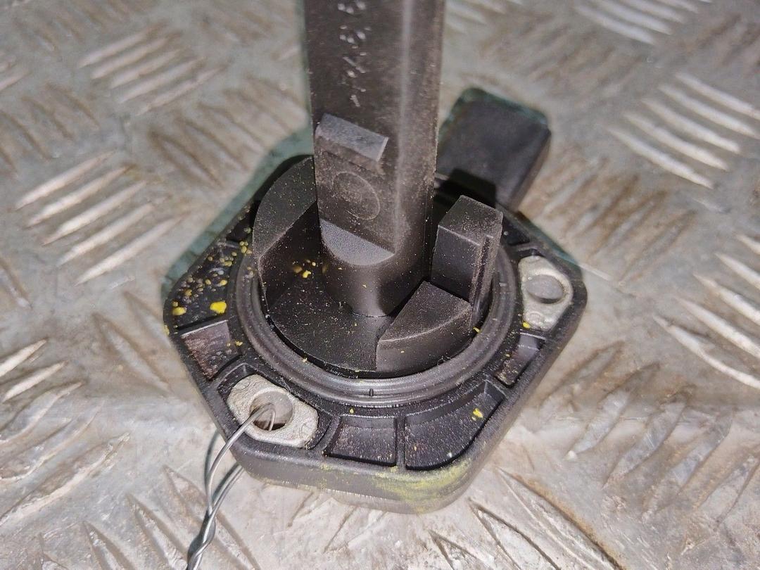 Датчик уровня масла 5HW1XB Volkswagen Golf - Фото 4