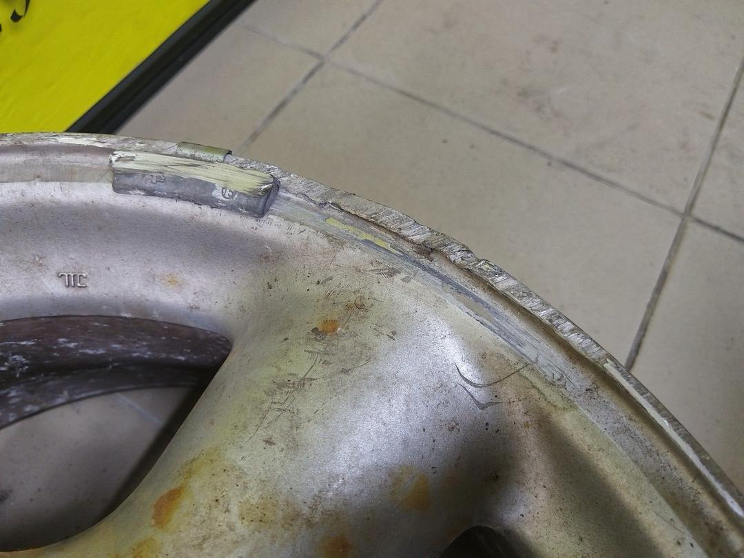 Диск литой R15, 5x100 Subaru Forester 2000 EMA5B5 EMA5B5 Subaru Forester купить бу для вашего авто.