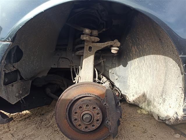 Защита арок передняя левая (подкрылок) 587933 Audi A8