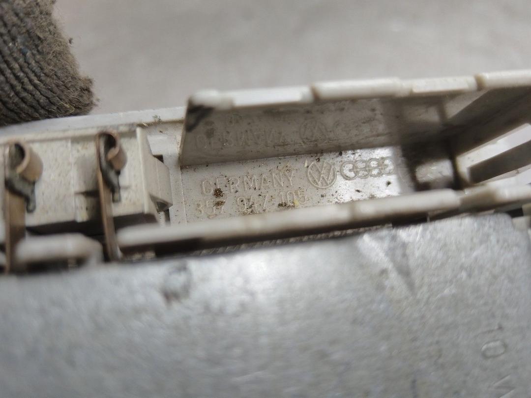 Фонарь салона (плафон) 8WQT9N Volkswagen Sharan купить с доставкой