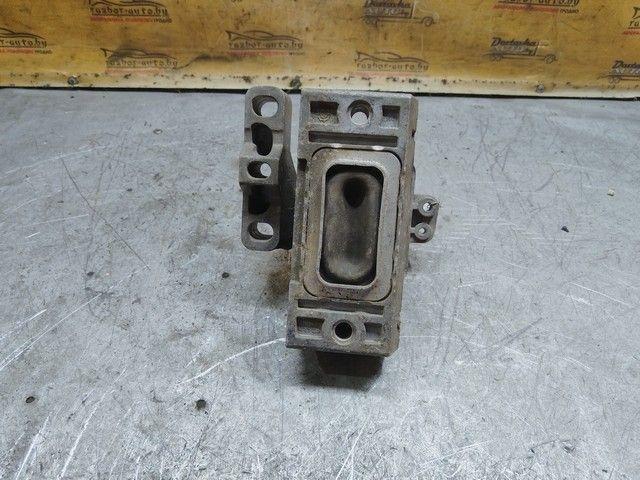 Подушка крепления двигателя 9TJDWA Volkswagen Golf купить на авторазборке