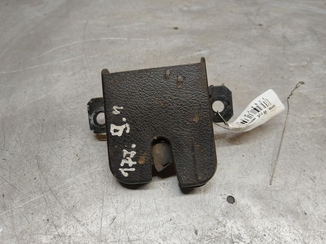 Замок багажника S9NU3X Volkswagen Golf - Фото 1