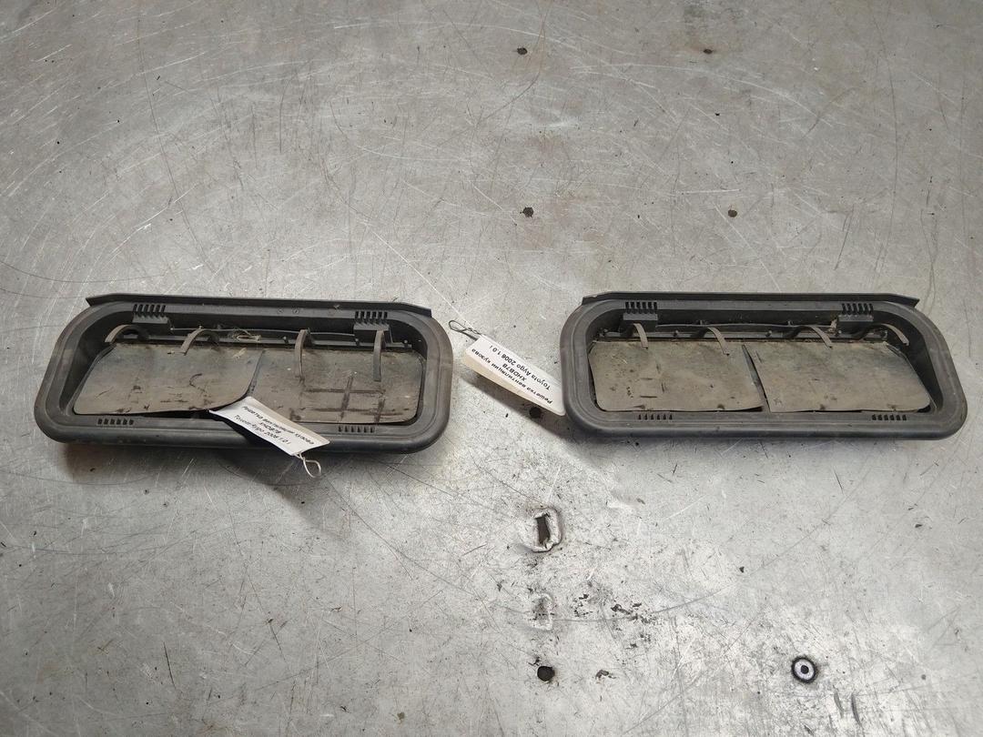 Решетка вентиляции кузова XHDB7B Toyota Aygo