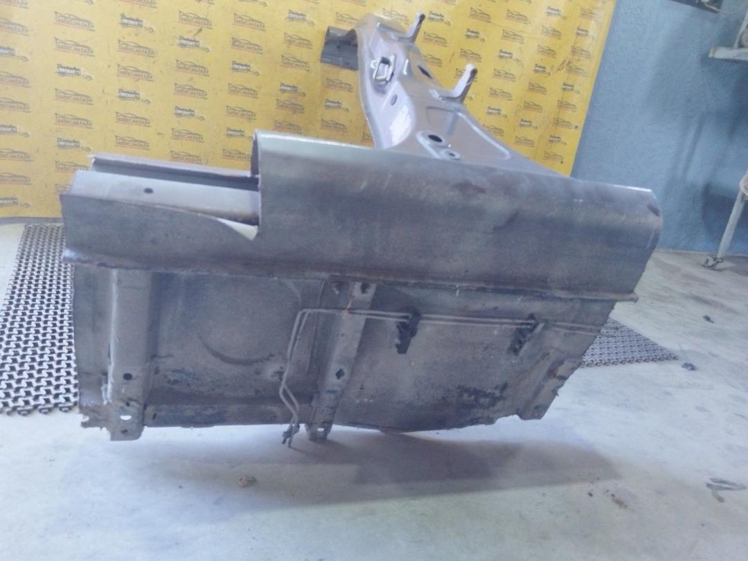 Стойка кузовная центральная левая WR263V Renault Scenic купить с доставкой