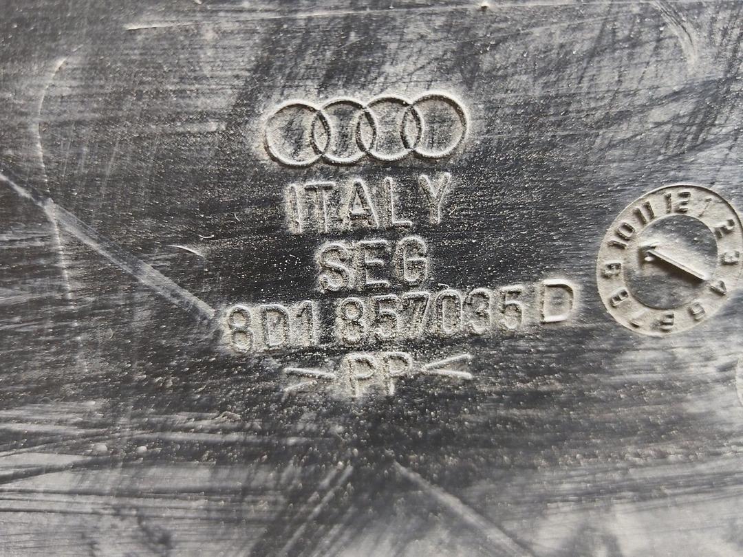 Бардачок YN12U8 Audi A4 купить на авторазборке