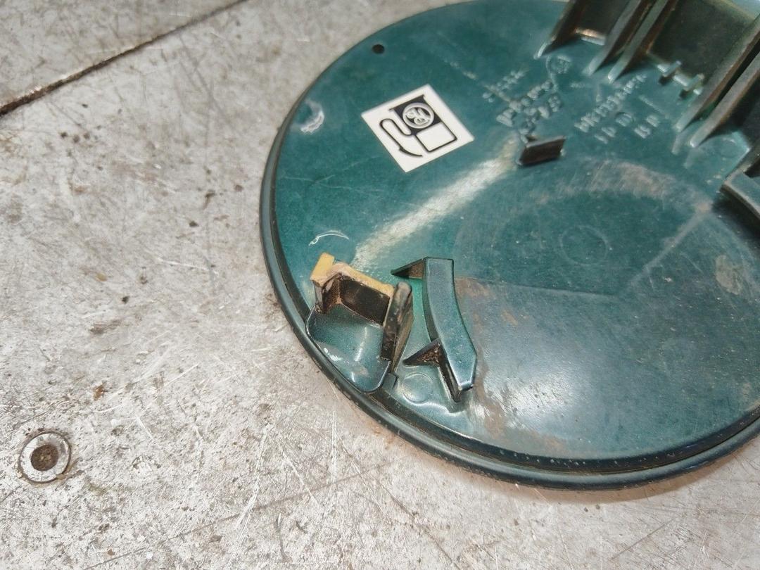 Лючок топливного бака 90MY20 Peugeot 306 купить с доставкой