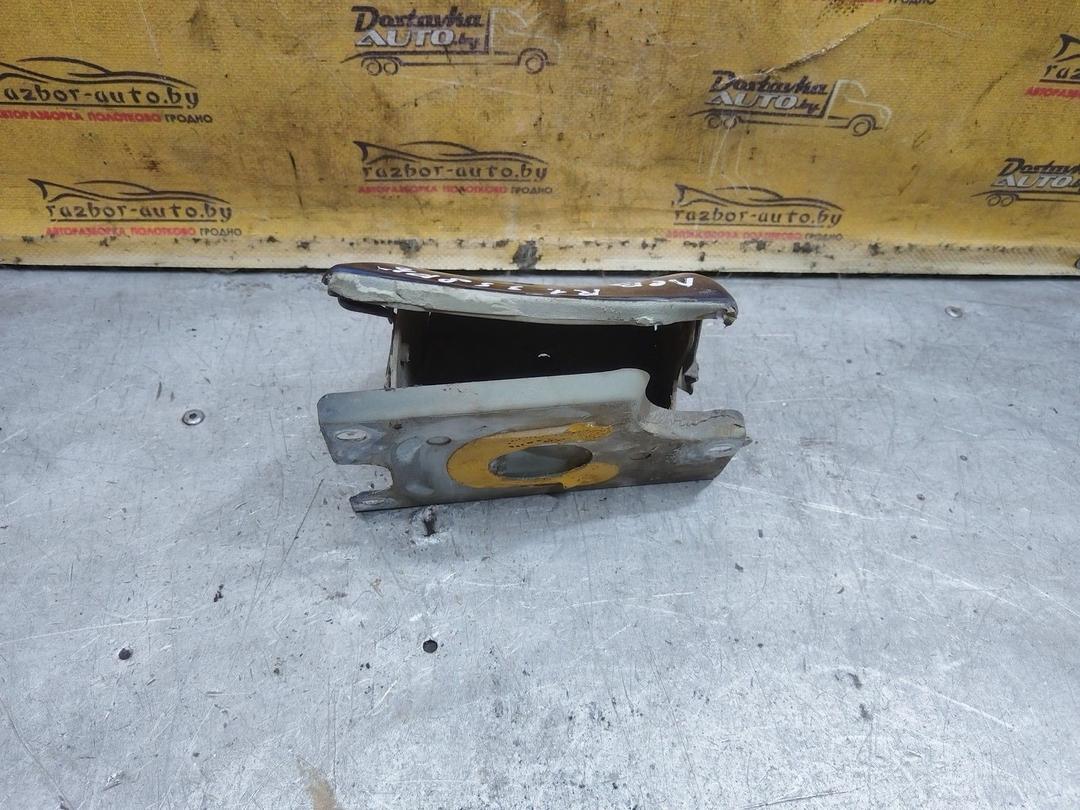 Ус под фонарь левый 0RJ6XP Renault Laguna купить с доставкой