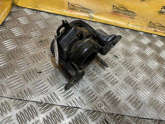 Подушка крепления двигателя 51ZPO0 Toyota Yaris - Фото 2