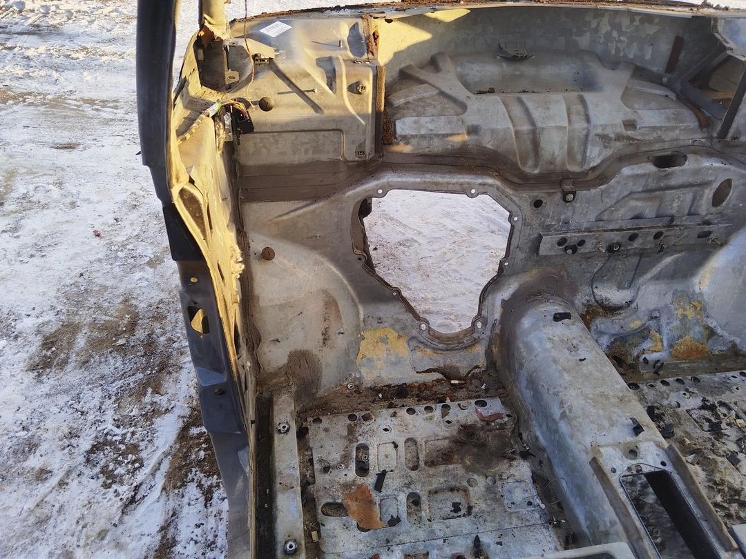 Лонжерон левый 8V5P9C Renault Espace купить на авторазборке