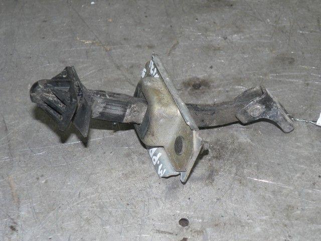 Ограничитель открывания двери передней 4QJ41M Mazda Premacy - Фото 3