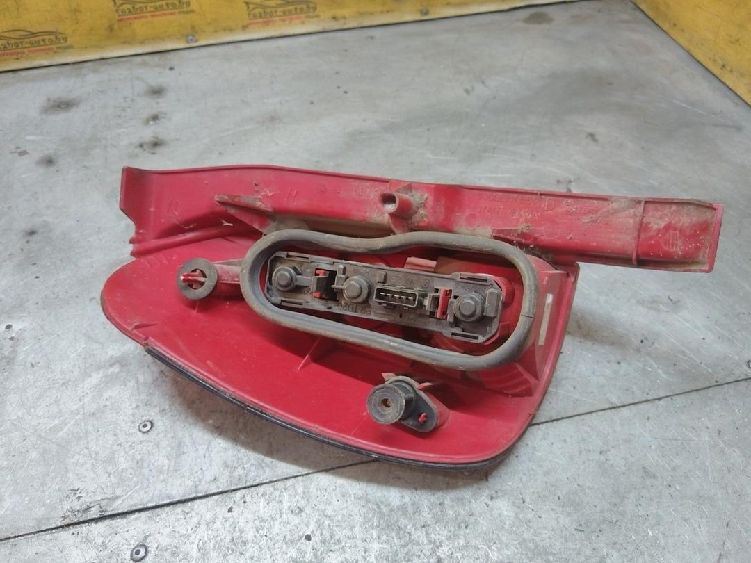 Фонарь задний правый VN744U Peugeot 306 купить в магазине запчастей бу