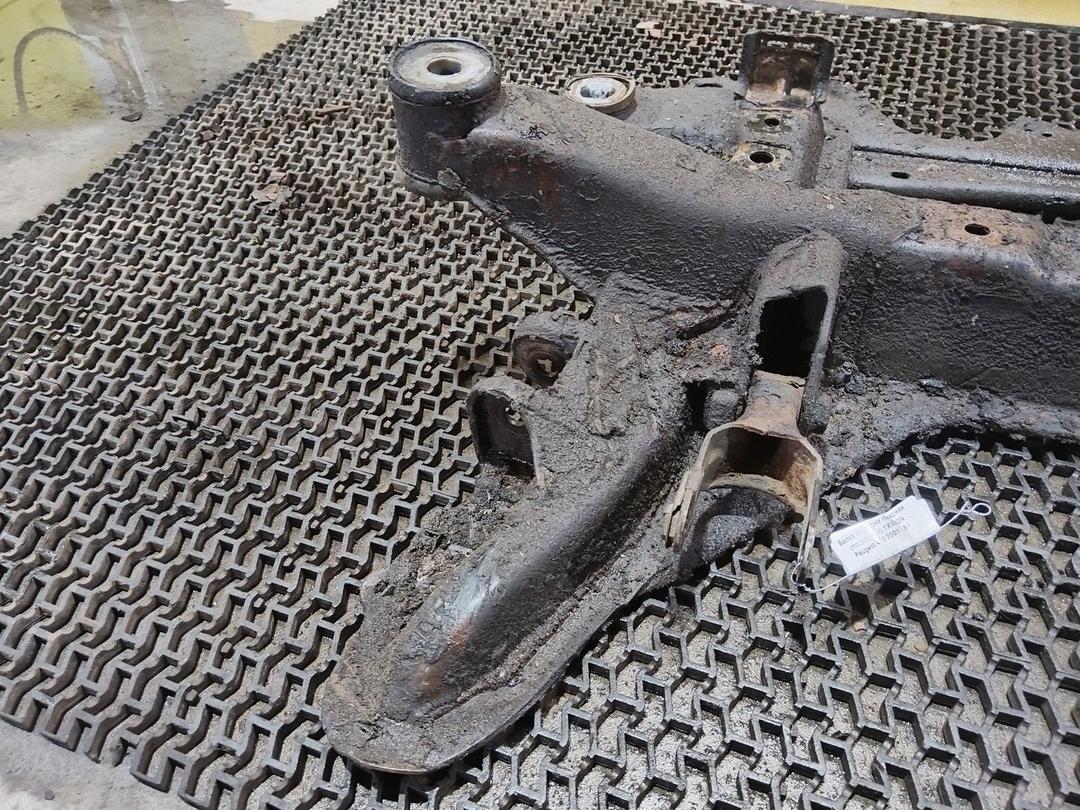 Балка подвески передняя (подрамник) 1XWG3N Peugeot 406 купить с доставкой