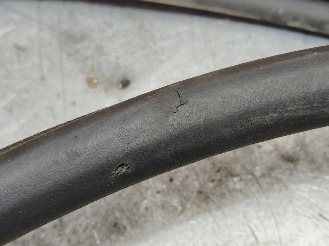 Уплотнитель багажника ROTWSH BMW 5 E39 - Фото 2