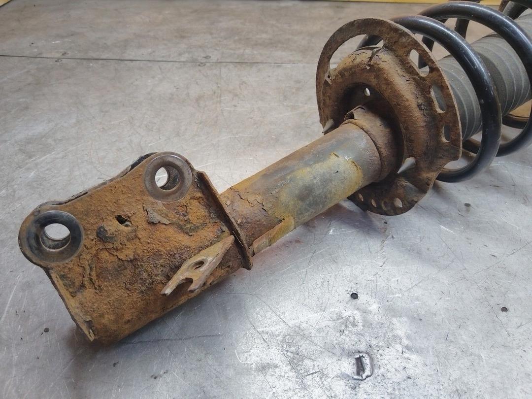 Амортизатор передний правый KY53X1 Ford Fusion купить на авторазборке