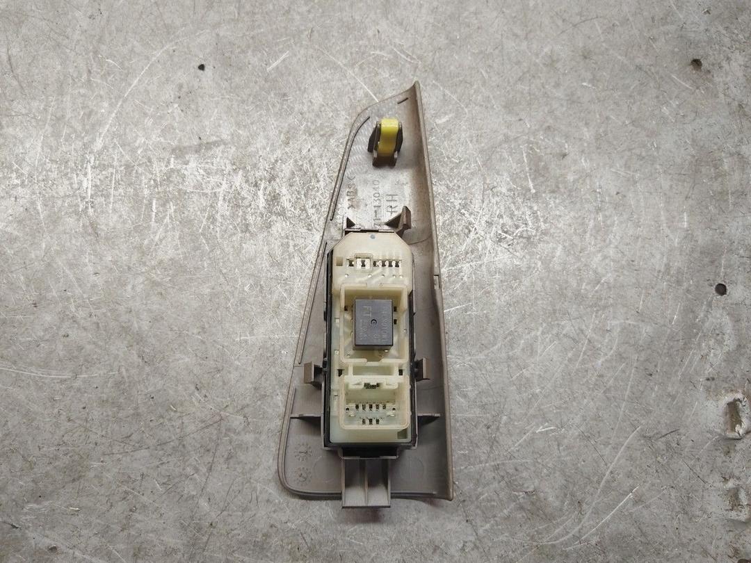 Кнопка стеклоподъемника заднего правого LQL1VA Toyota Corolla Verso - Фото 2