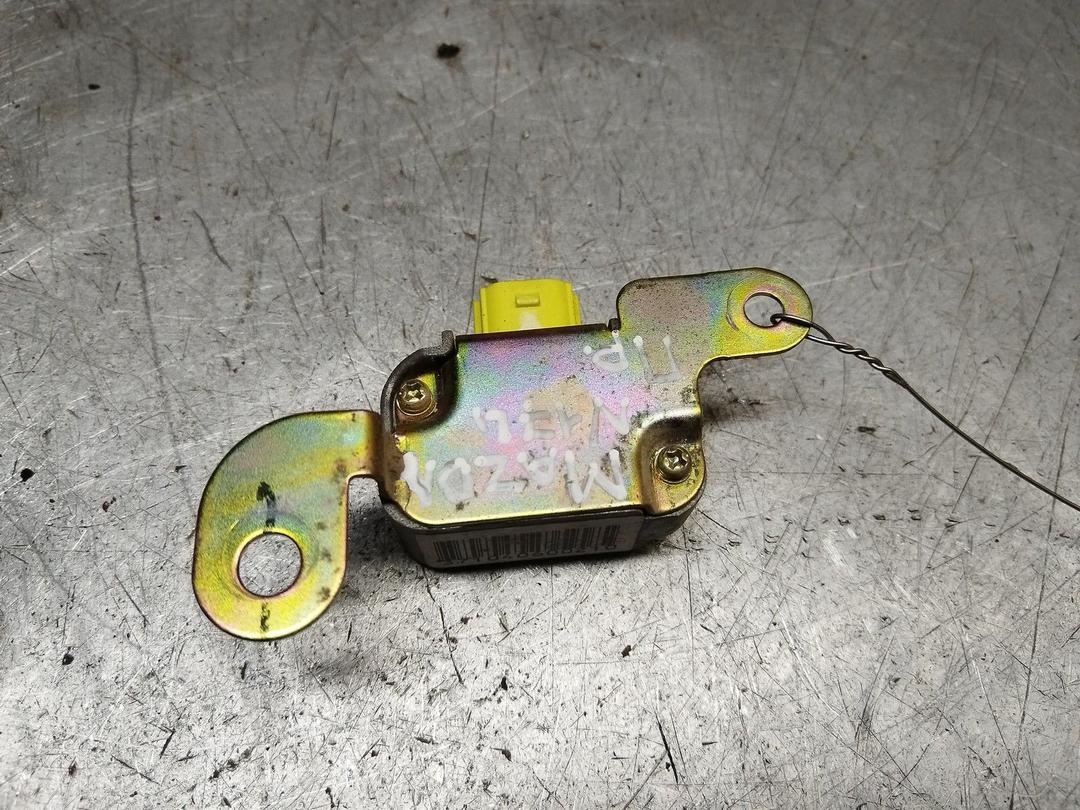 Датчик удара CU50JJ Mazda Premacy купить