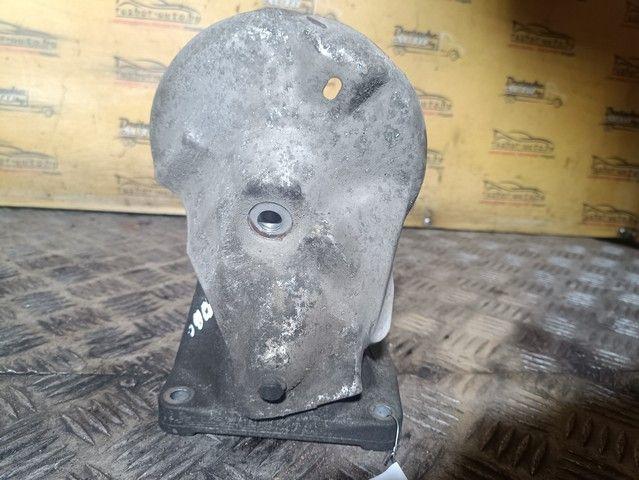 Кронштейн двигателя LLCB0F Mercedes C W202 - Фото 2