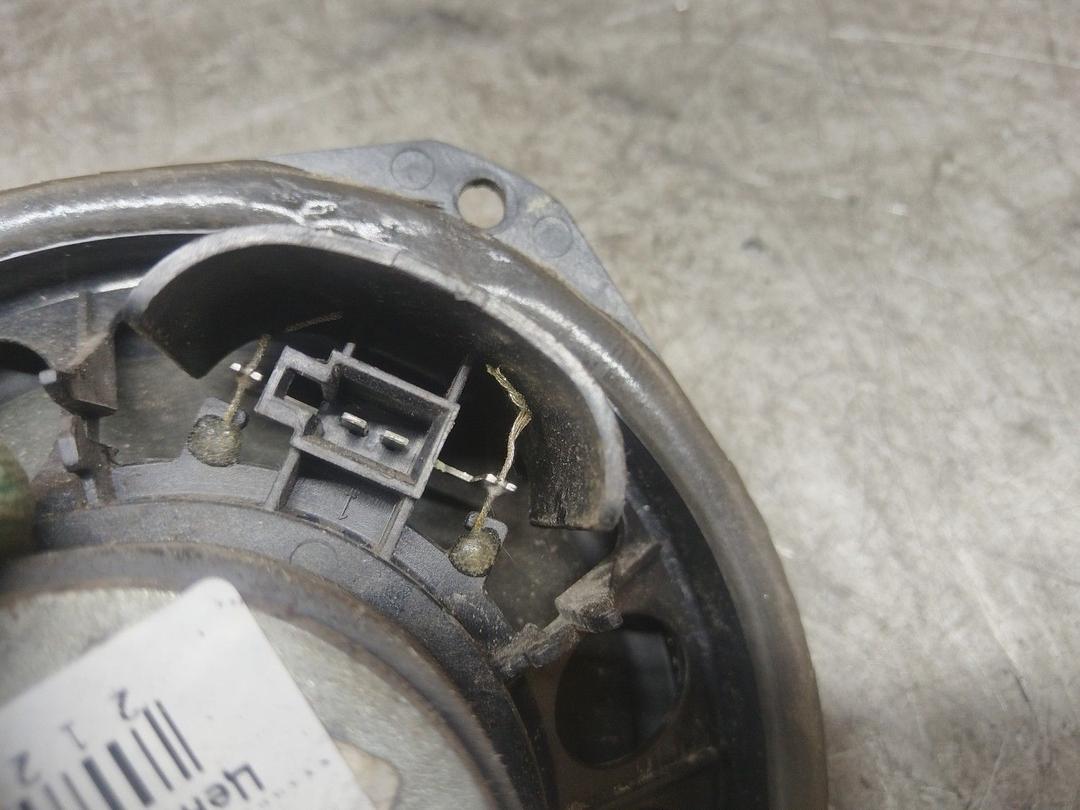 Динамик двери передней правой 4AENKB Opel Astra купить на авторазборке