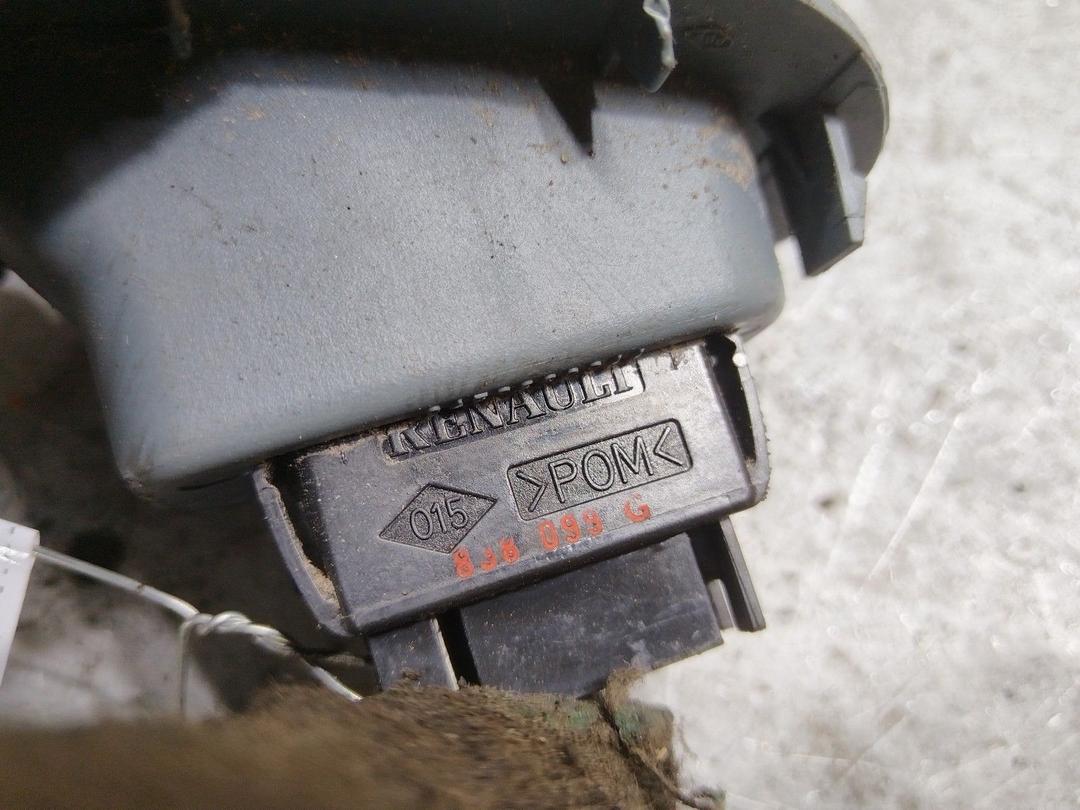 Кнопка стеклоподъемника переднего правого 01J0AW Renault Scenic купить в магазине запчастей бу